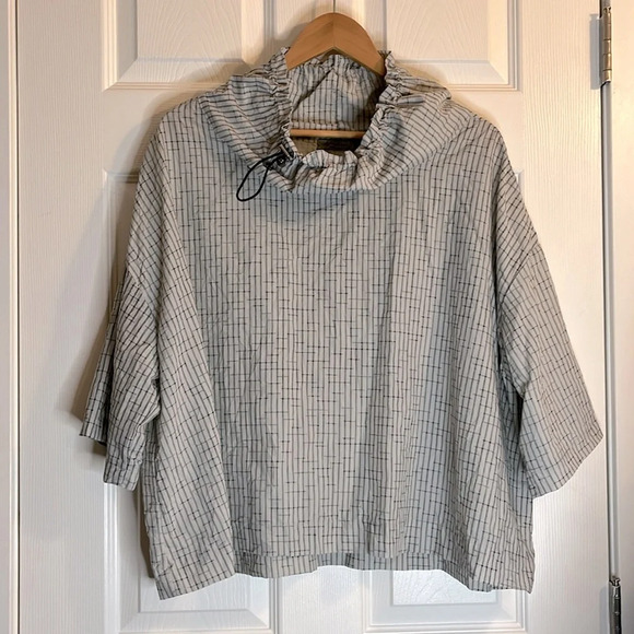 Stylish short sleeve top windbreaker fabric women’s L gray drawstring neckline - Picture 1 of 8